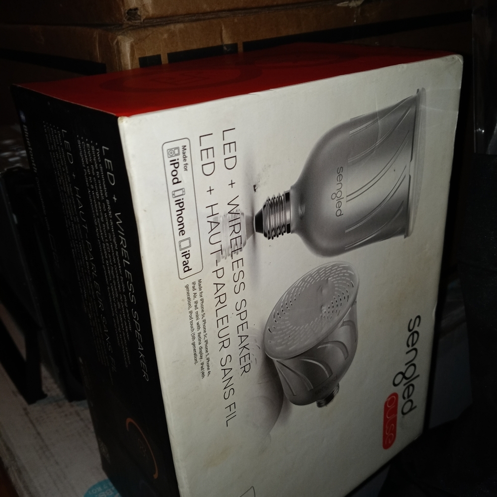 light bulb Bluetooth speaker